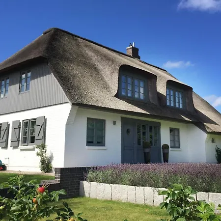 Bo Semesterbostad